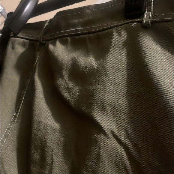 PrettyLittleThing Green Wide Leg Pants - Picture 5 of 5